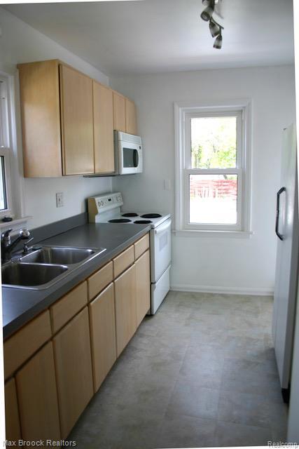 Photo - 3722 Elmhurst Ave