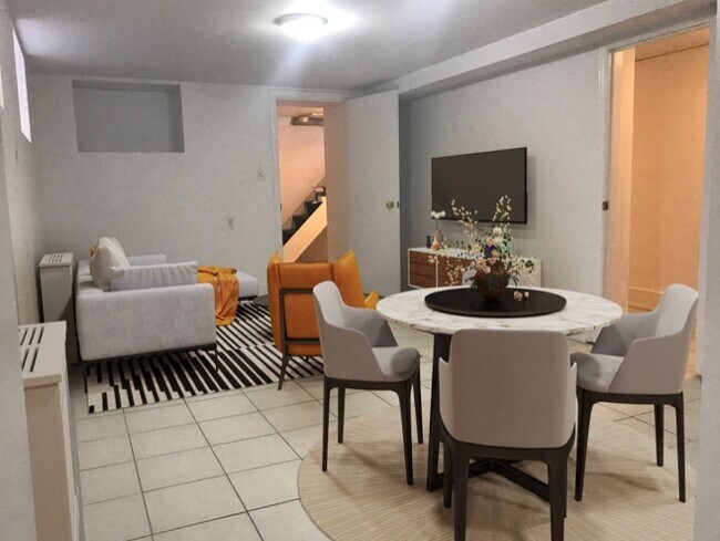 Photo - 30 Rowanwood Av Unit Lower