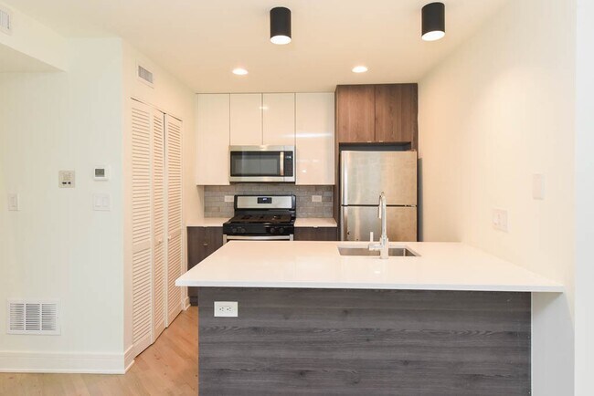 Photo - 949 W Grace St Unit 101J