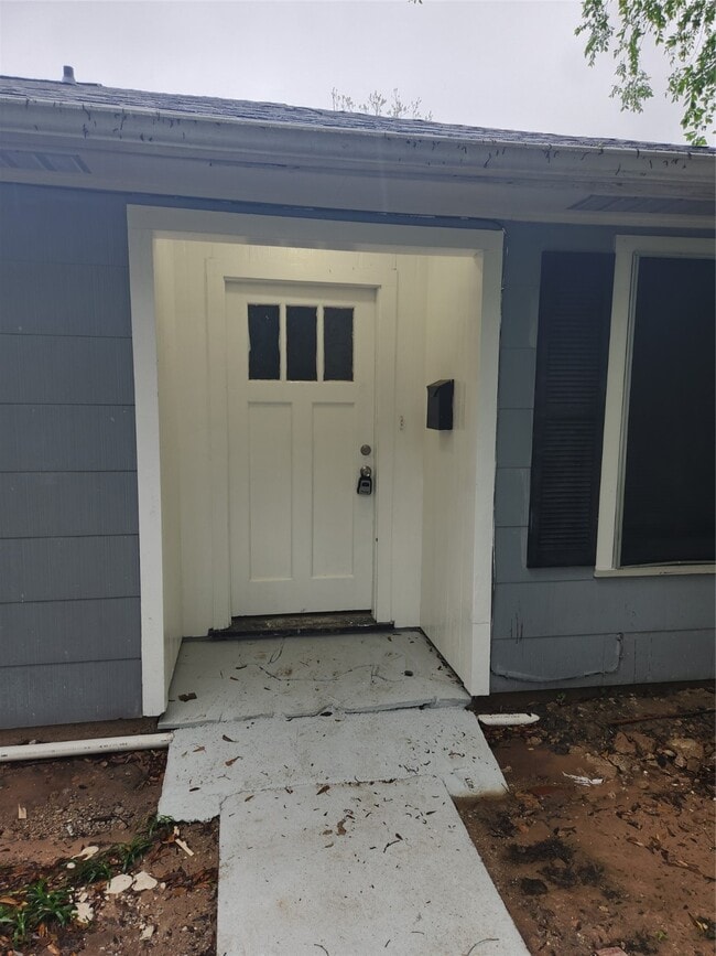 Photo - 1705 Frost St