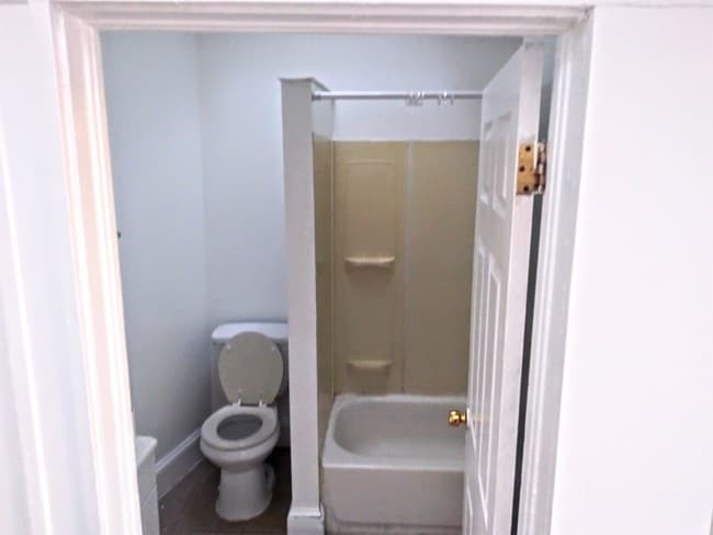 Photo - 663 Dumbarton Ave