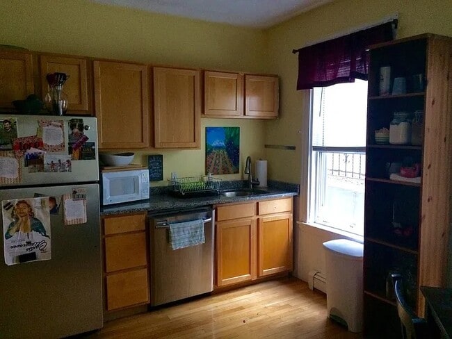 28 Saint Martin St