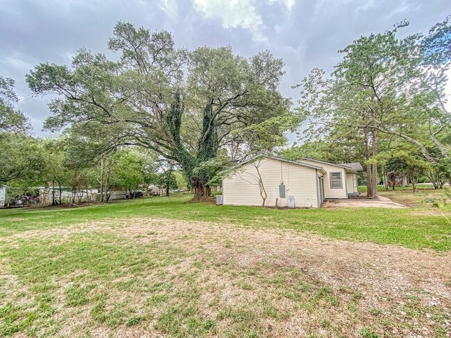 Photo - 3815 Commerce St