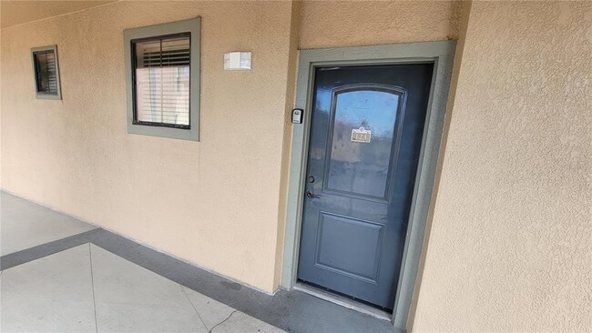 Building Photo - 914 Charo Pkwy Unit 123