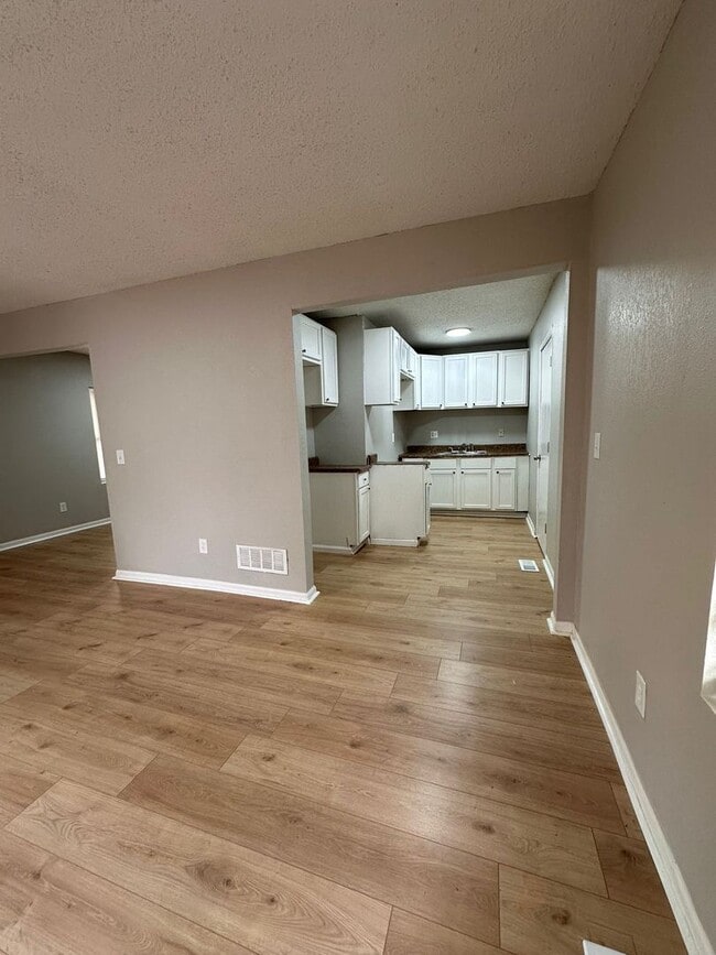 Photo - 2 Bed 1 Bath With Garage