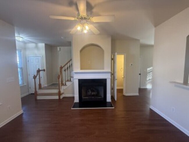 2413 Woodridge Dr Unidad 2413 Woodridge Drive