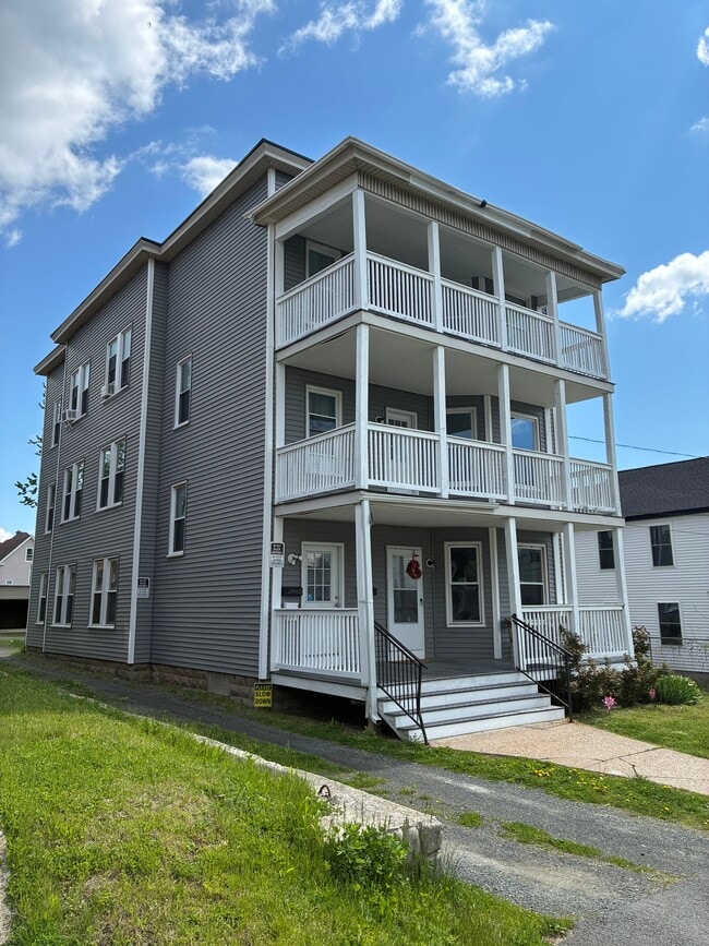 Building Photo - 19 Gates St