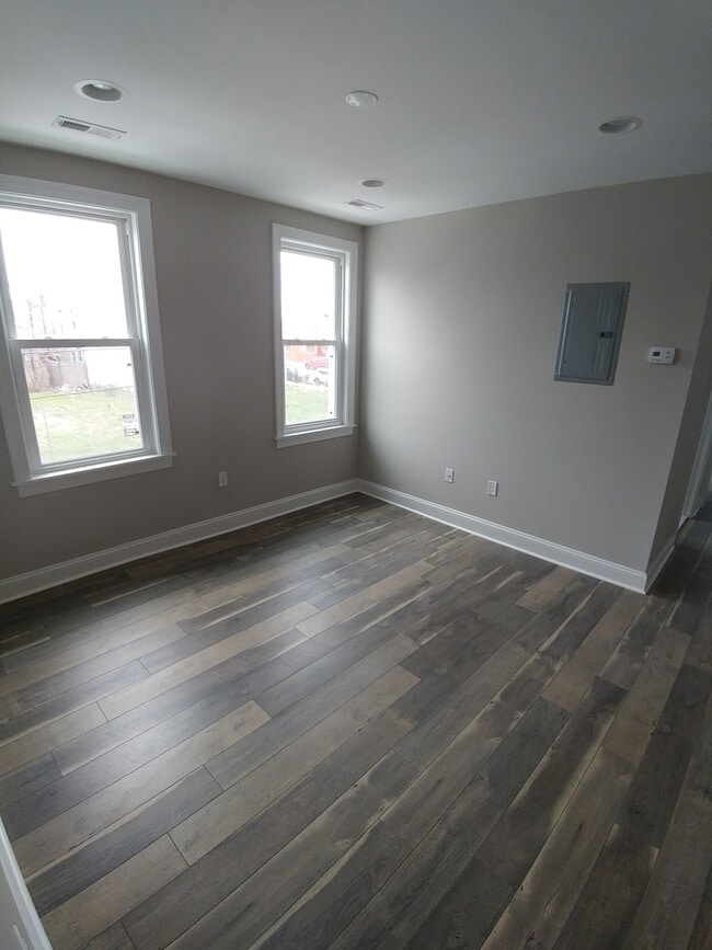 Photo - 2000 Mercy St Unit 2nd Floor