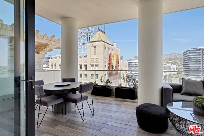 Photo - 6250 Hollywood Blvd