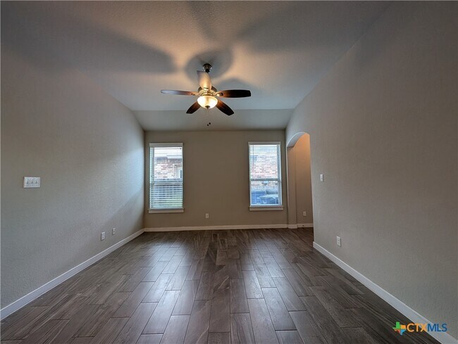 549 Creekside Frst