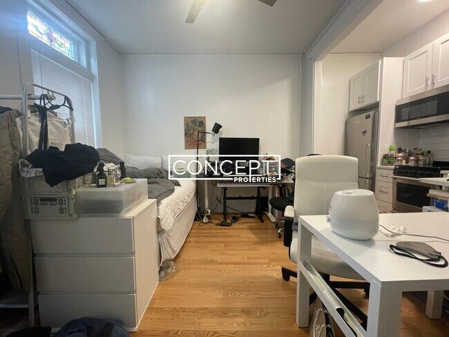 Building Photo - 64 Hemenway St Unit 2