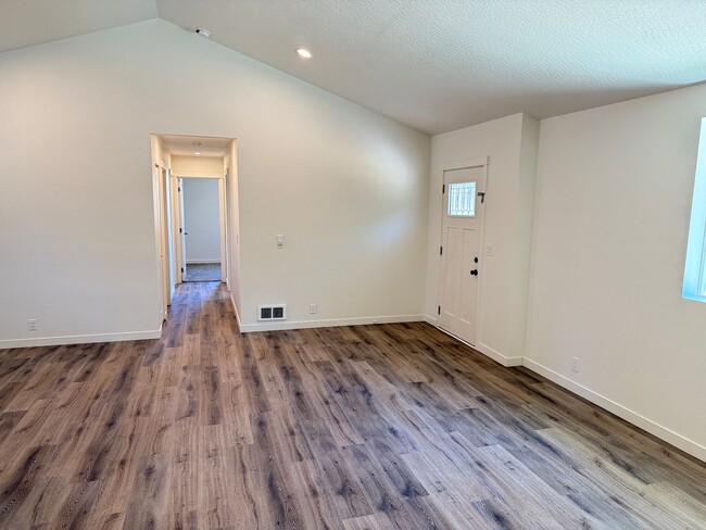 Photo - Updated 3-bedroom, 2 bath house in Eugene!