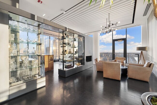 Building Photo - 720 S Wells St