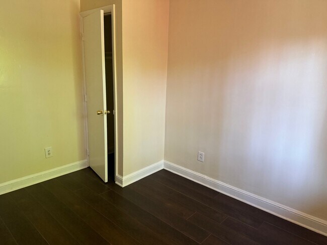 Photo - 63 Galveston Pl SW Unit 1