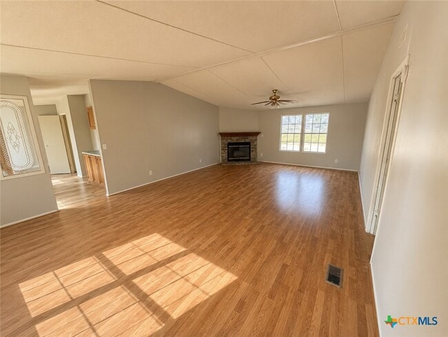 Photo - 156 Sonnyland Dr
