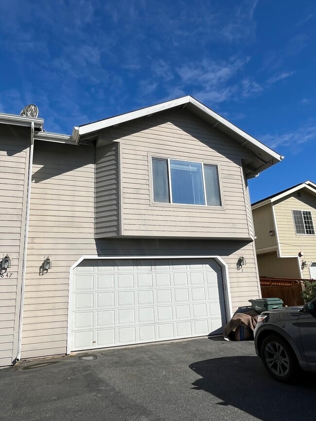 Building Photo - 8847 Lakehurst Dr Unit 2 Rental