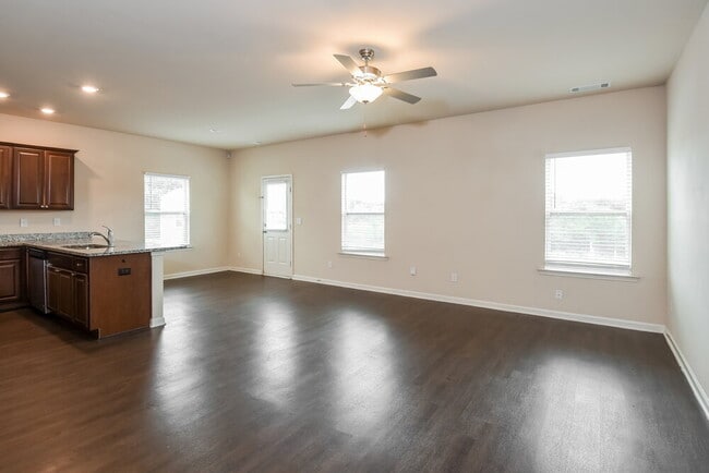 Photo - 128 Brook Dr