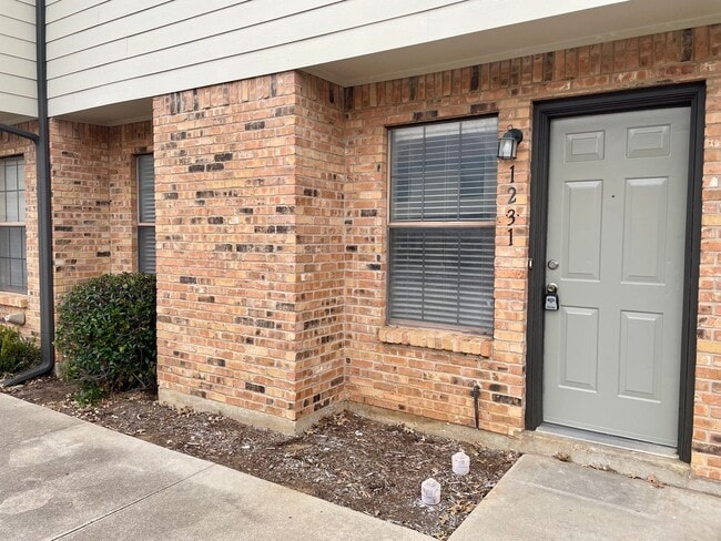 Photo - 1231 Dallas Dr