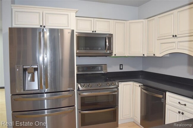 Photo - 460 Baldwin Ave Unidad 41