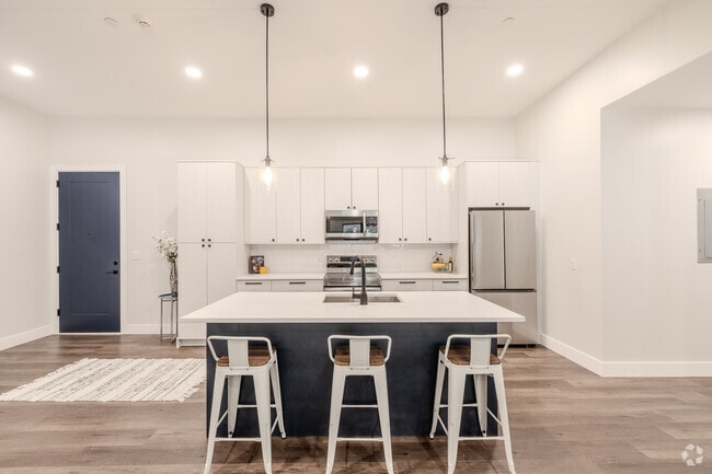 2 Bedroom 2 Bathroom - 185 Ashford Ave