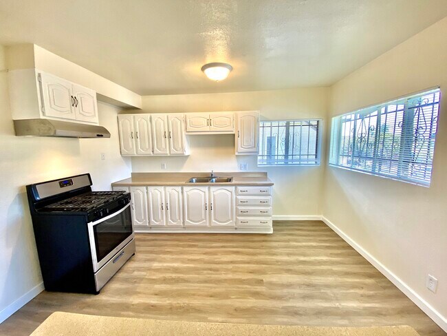 Photo - 1530 Locust Ave Unit B