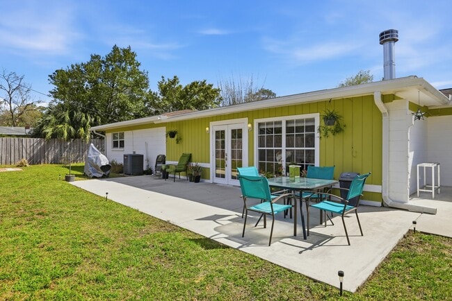 3310 NW 28th Ave