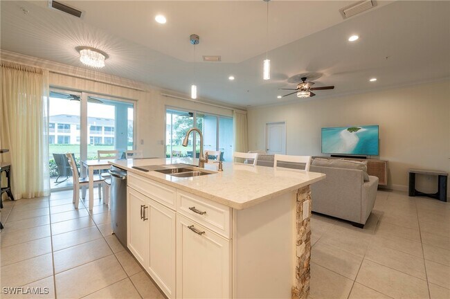 Building Photo - 6954 Avalon Cir Unit 702