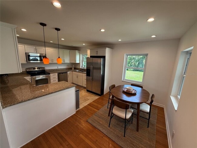Photo - 2315 Sunrise Dr SE