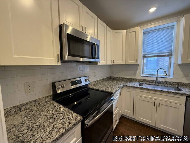 2017 Commonwealth Ave Unit 6