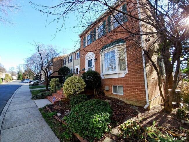 Building Photo - 2132 Bucknell Ter Unit Lower Level Suite Rental