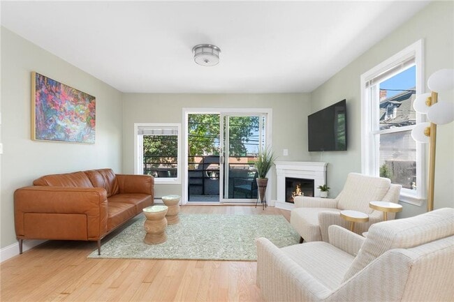 492 Thames St Unit 2