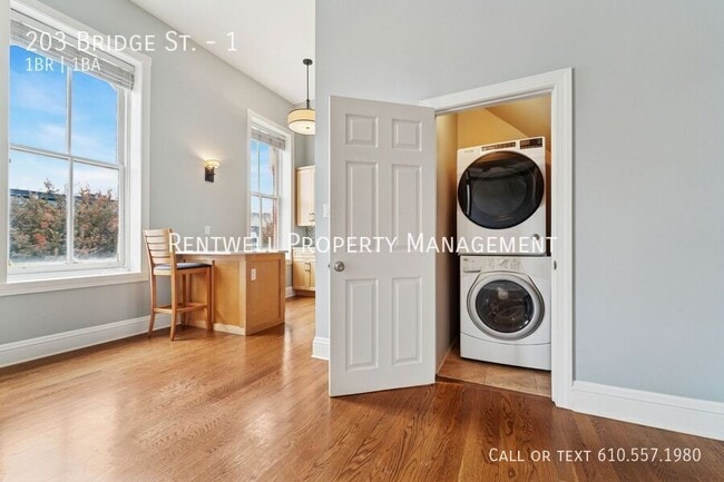 Photo - 203 Bridge St Unit 1