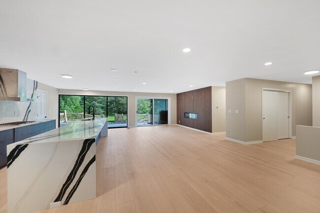 11110 Highland Dr
