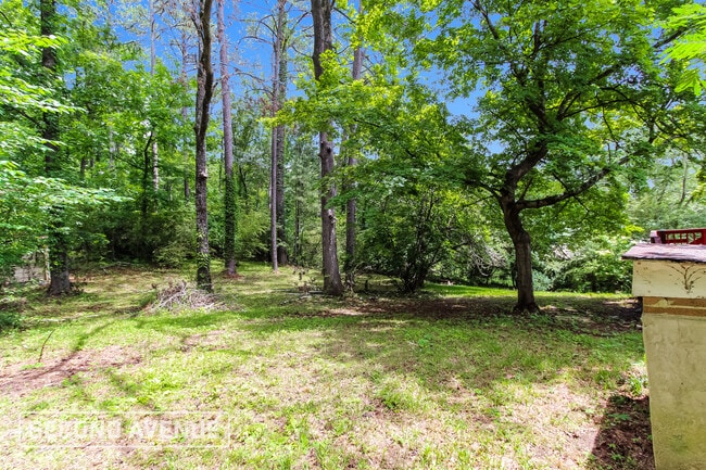 Photo - 140 Curren St SE
