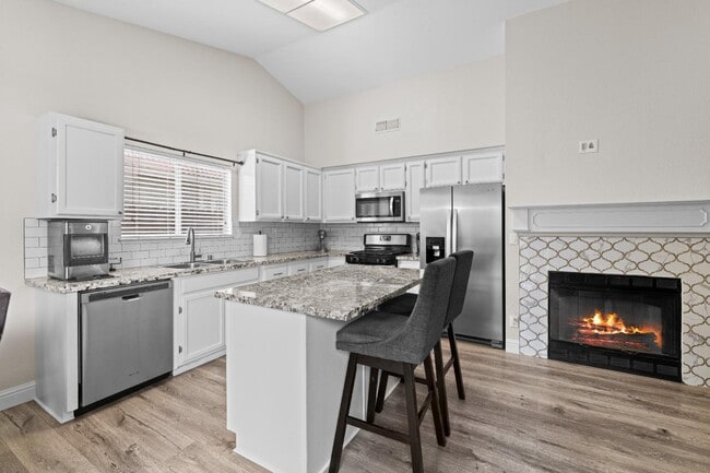 Photo - 2420 Inverness Dr