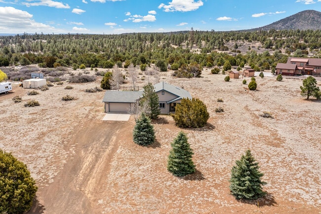 Building Photo - 8650 La Mancha Ln