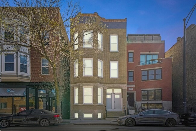 Photo - 2115 W Armitage Ave Unidad 1f