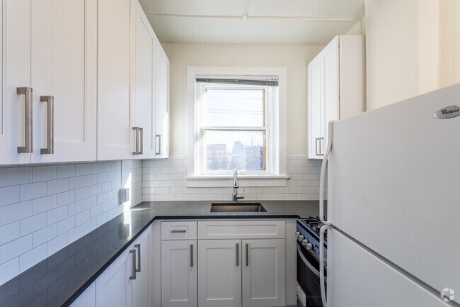 2BR, 1BA - 963SF