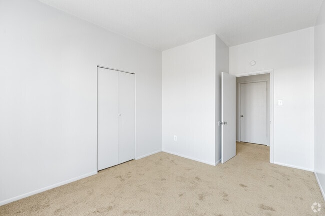 2 dormitorios, 1 baño - 872 pies cuadrados - Dormitorio 2