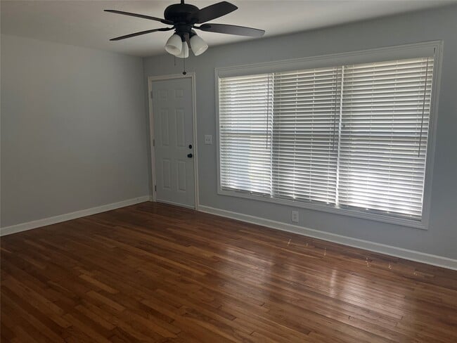 Photo - 28896 Waller Gladish Rd
