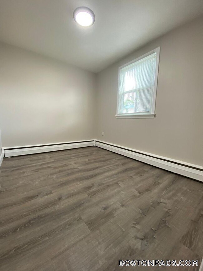 Photo - 24 Waugh St Apartment Unit 3