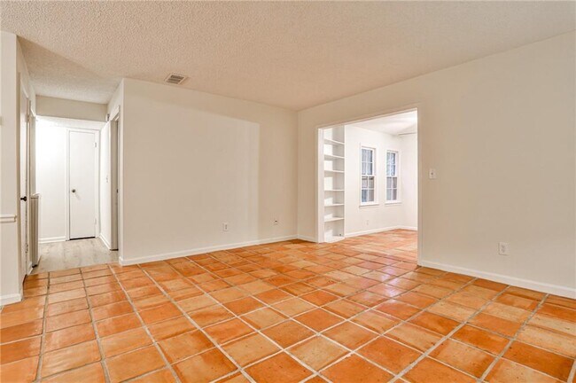 Photo - 149 Lablanc Way NW