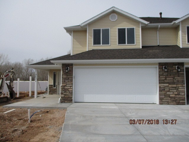 Building Photo - 3 Bedroom 2.5 - Twin Home in Gemini Meadows