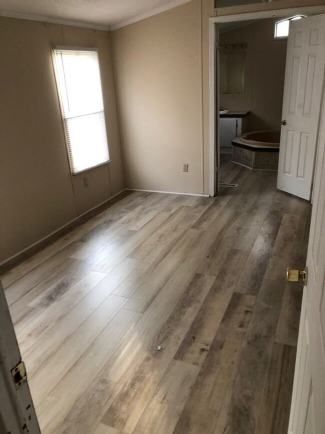 Photo - 112 Ponds Ln