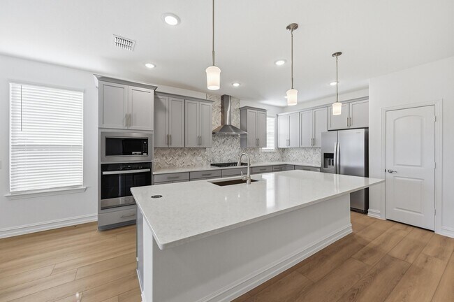 Photo - 4365 Knight St