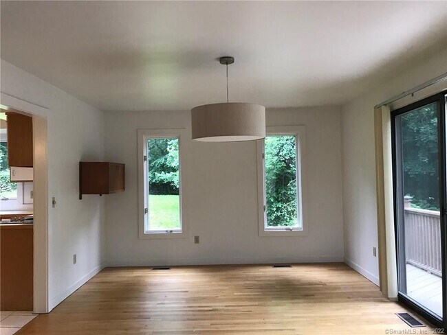 Photo - 28 Punch Bowl Dr