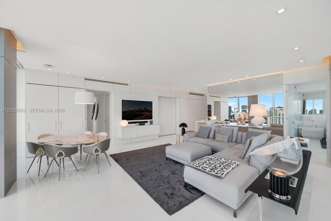 50 South Pointe Dr Unit 2903