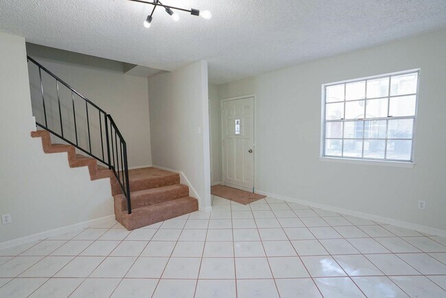 Building Photo - 1255 Witte Rd Unit 17 Rental