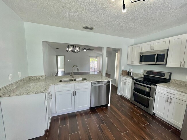 Photo - Providence Lakes beauty for rent and READY...