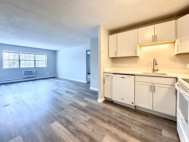 Silver Lake Apartments